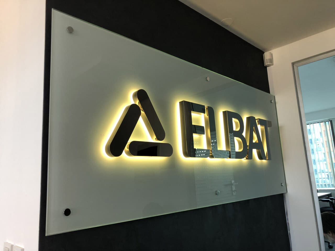Elbat - Инокс надписи