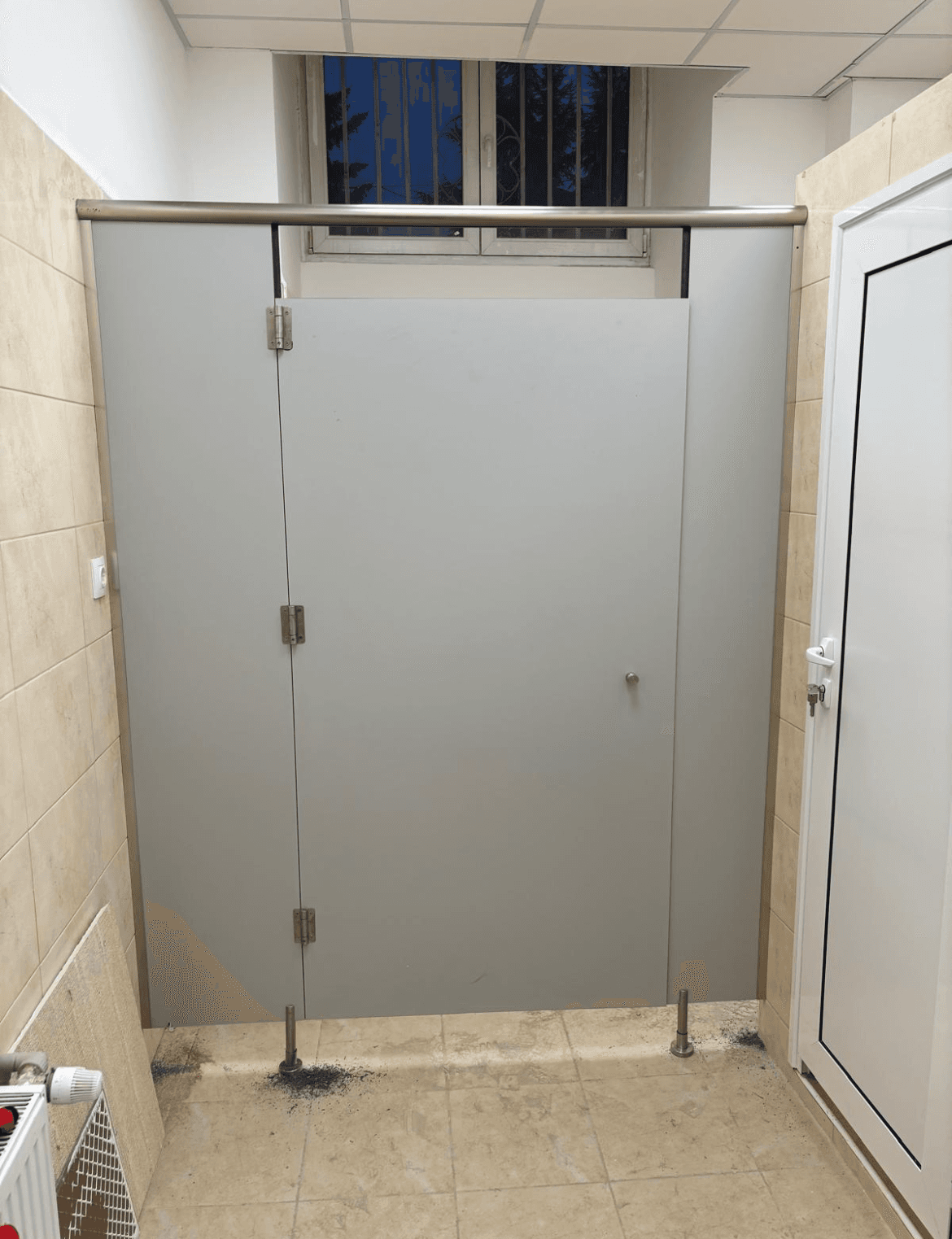 HPL Преградни системи за санитарни помещения